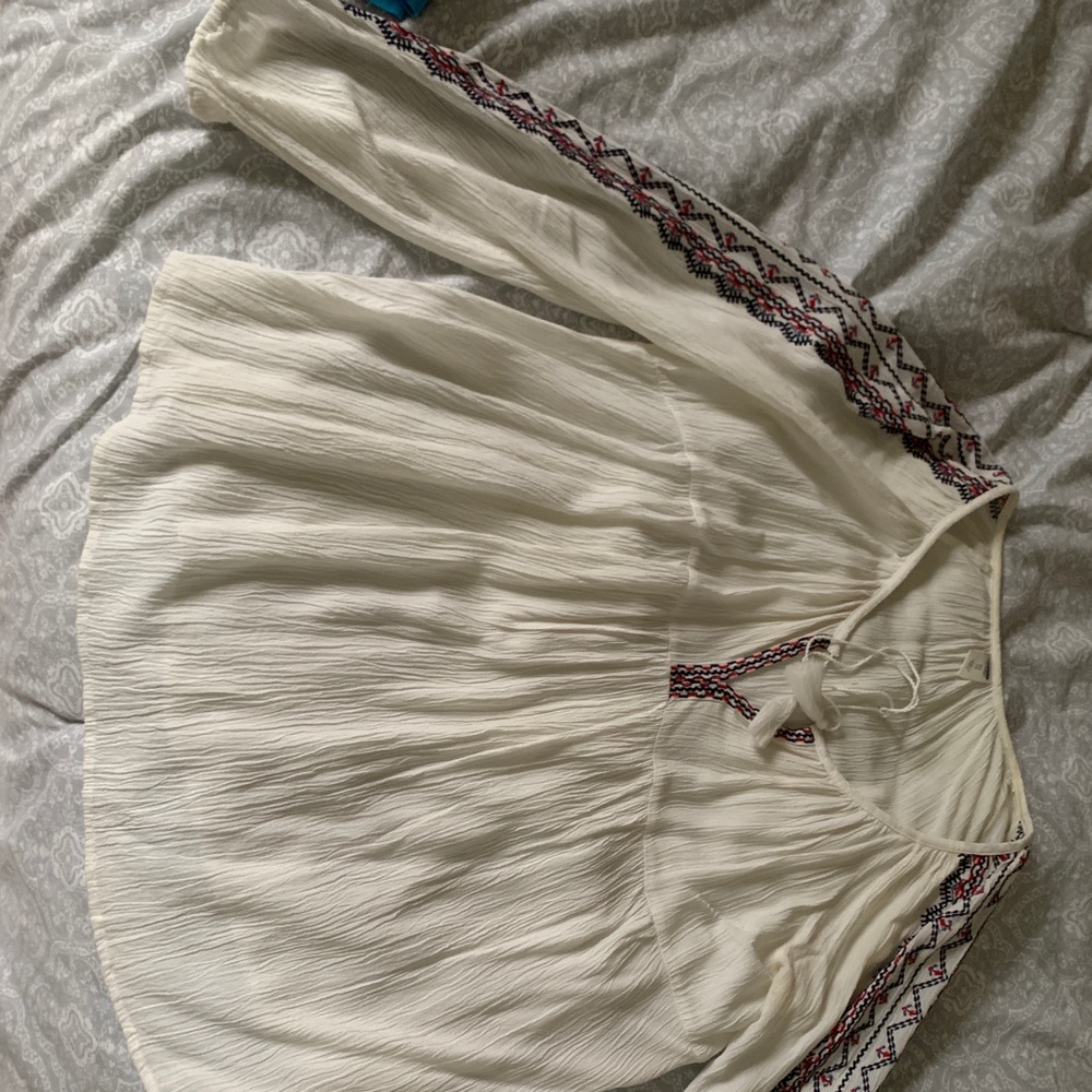 culturally designed white long sleeves